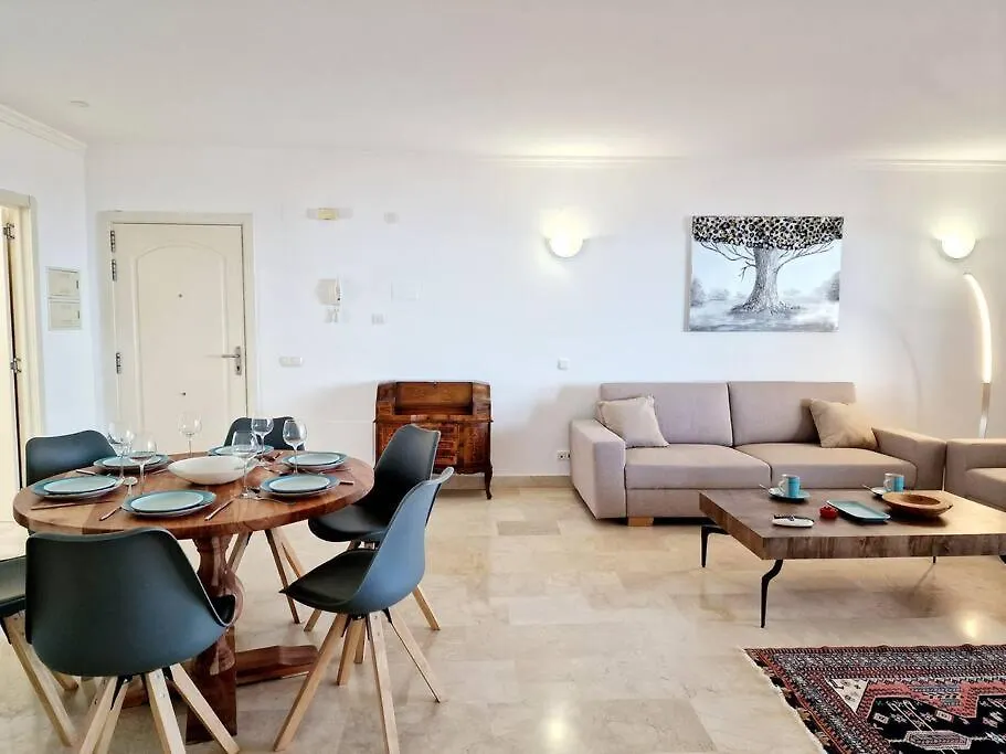 Las Palmeras Seaviews ميخاس شقة