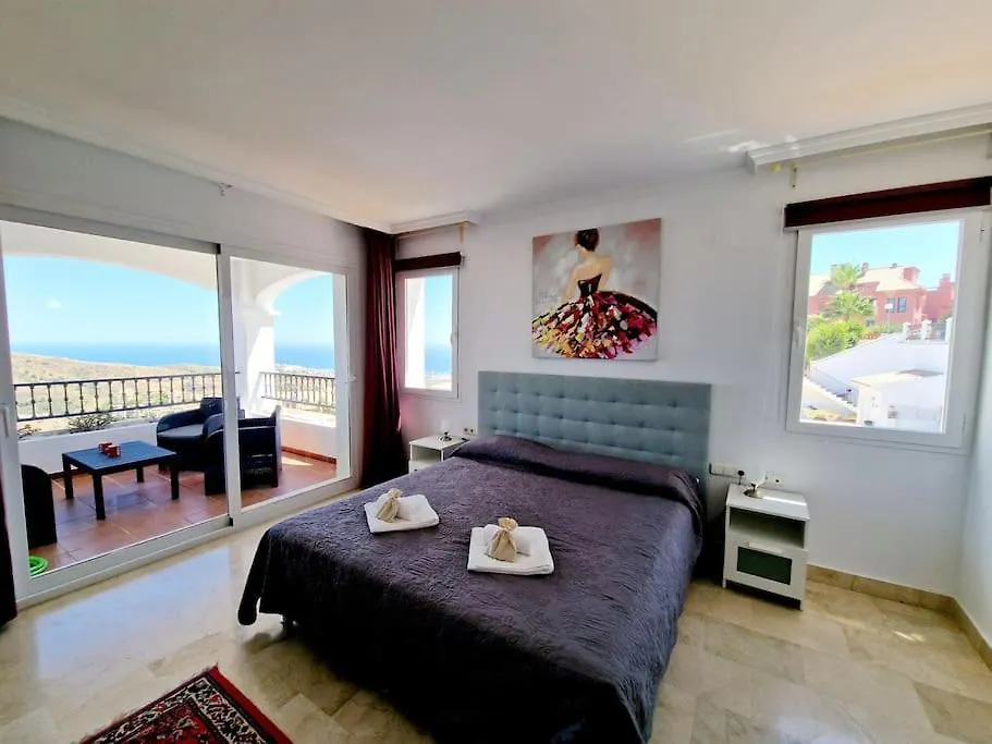 Las Palmeras Seaviews ميخاس
